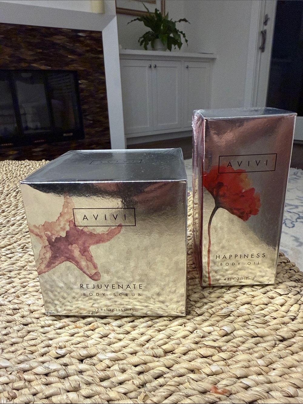 NWT Avivi Body Scrub and Body Oil Set